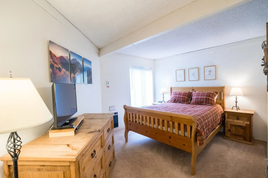 Sherwin Villas 32 - One Bedroom Condo