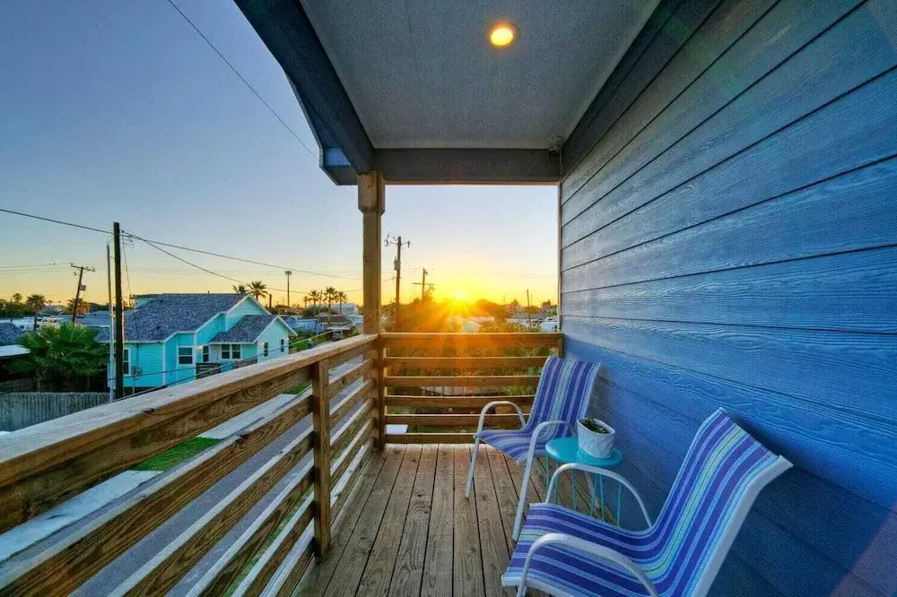 Priv Pool, Walk to Marina + Eateries, 3 Mins to Beach Marlin Azul by Avantstay