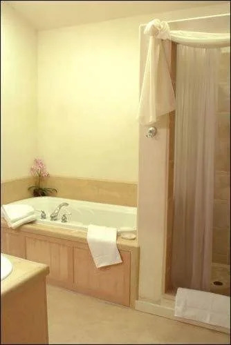 Petit Logis Inn