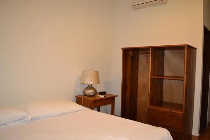 Hotel Leon Inn