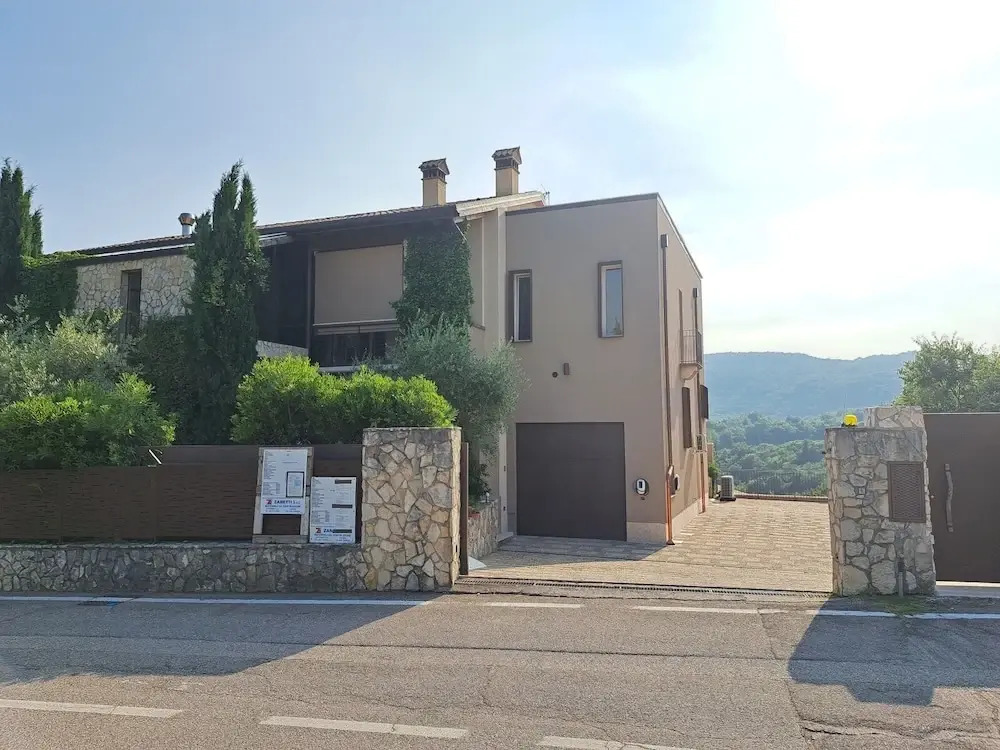 Villa dellOlivo Bianco