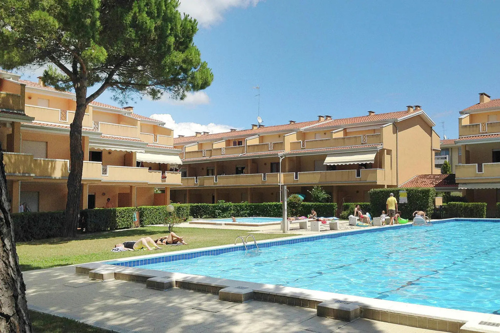 Apartment in Bibione Spiaggia with balcony