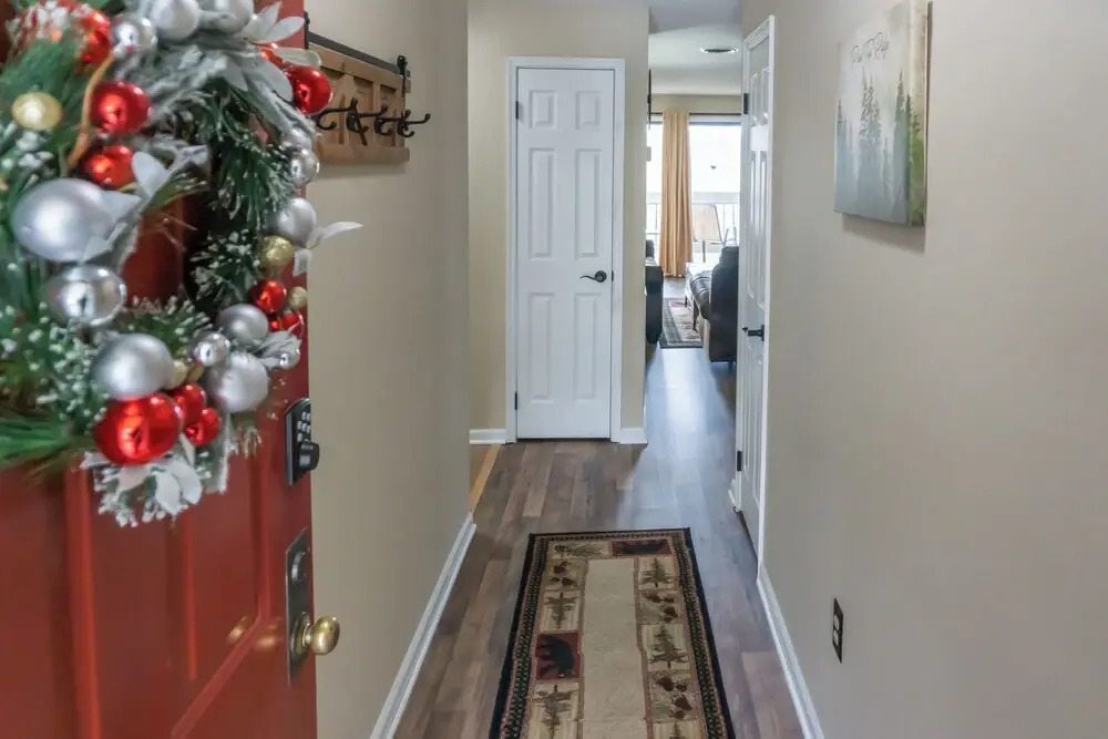 1 Mi to Dtwn Pigeon Forge! Mtn-view Gem w/ Balcony