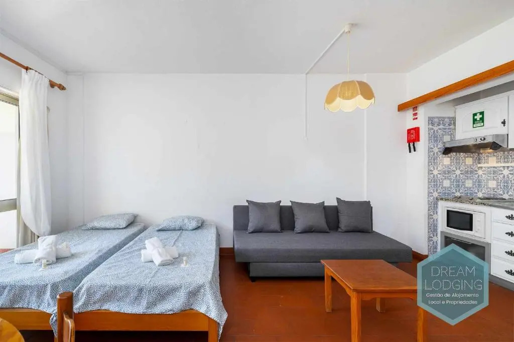 Green 104 - Dream Lodging