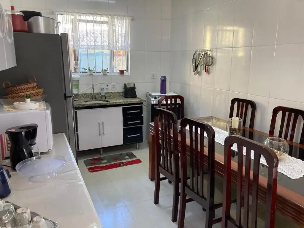 Casa Terrea com Piscina e Internet - Ar Opcional