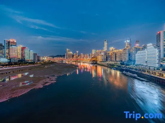 Yiduo Riverview Hotel (Chongqing Liberation Monument Hongya Cave)