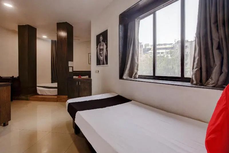 Capital O 77295 Hotel Bansidhar Bhuvan