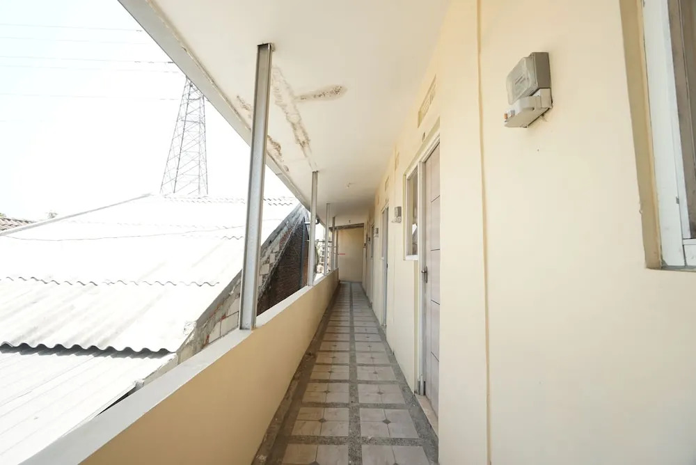 OYO Life 93300 Homestay Puri Anggrek Syariah - Wage
