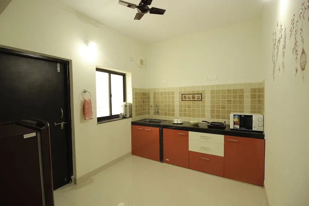 OYO 9889 Home Emblazoned 1 BHK Candolim