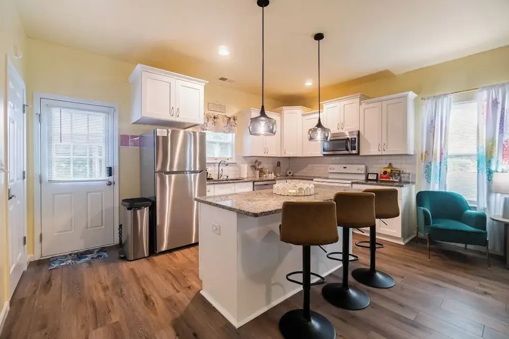 Family-friendly 3BR w/ Hot Tub & Games