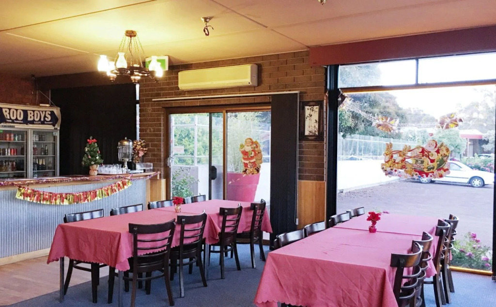 Statesman Motor Inn