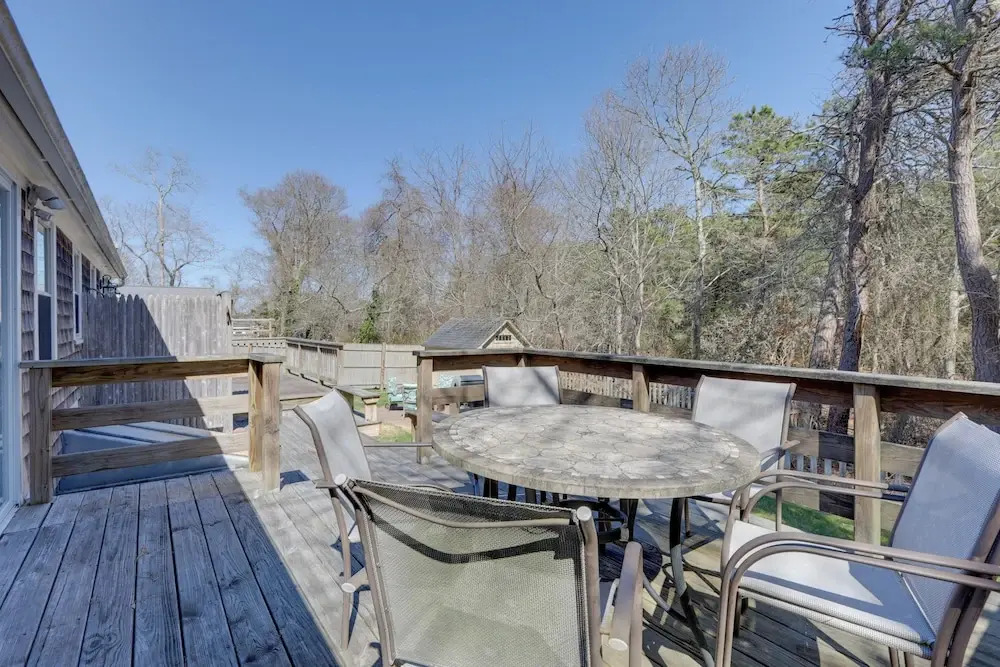 1 Mi to South Village Beach: BBQ-Ready Retreat