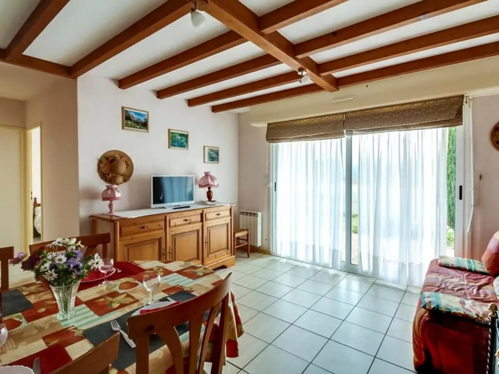 Appartement Esquièze-Sère, 3 Pièces, 7 Personnes - Fr-1-402-1