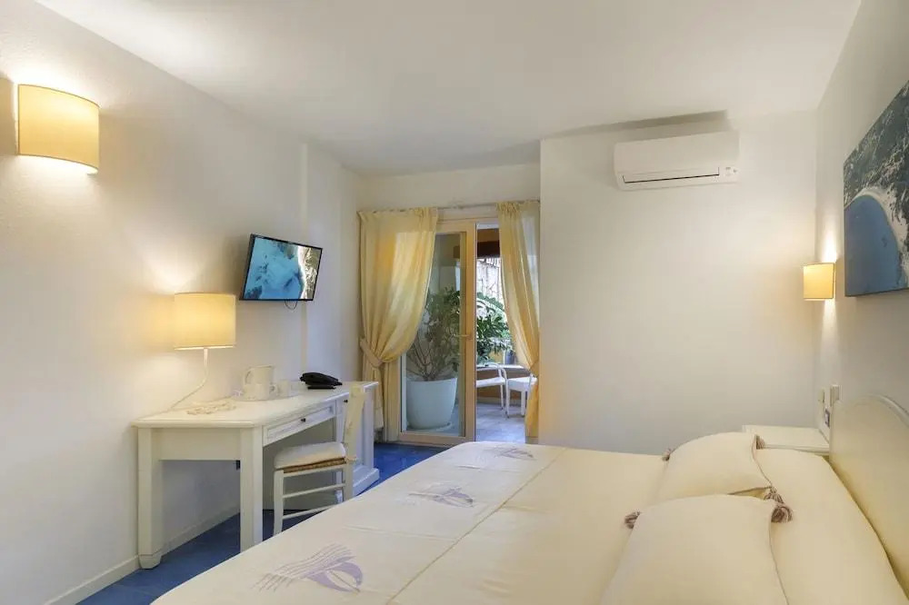 Janas Hotel