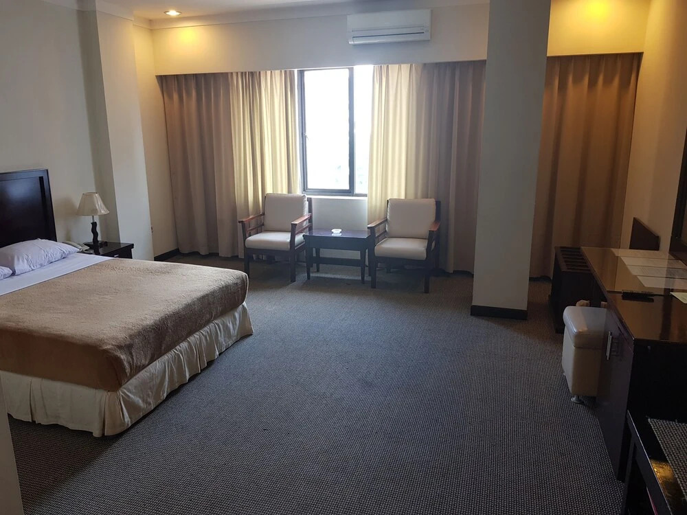Grand Wisata