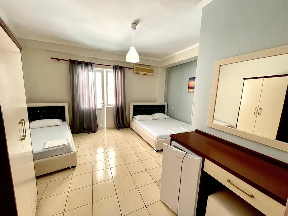 Foris rooms