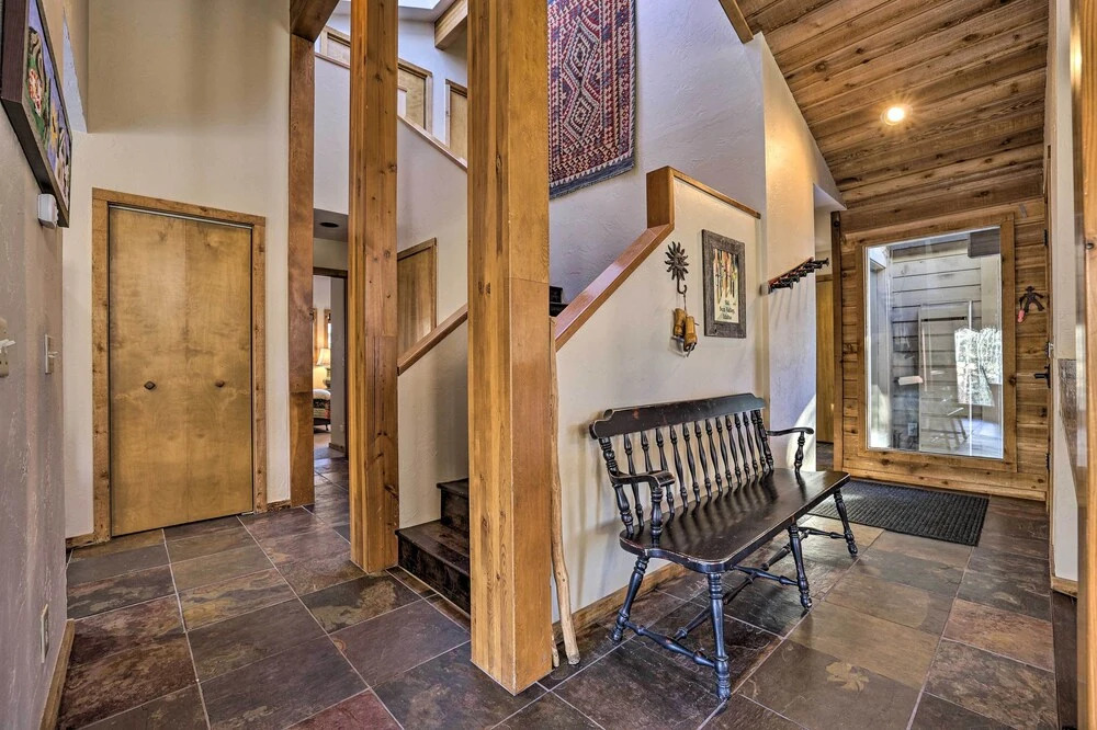 Serene Ski Retreat - 3 Miles to Sun Valley Resort!