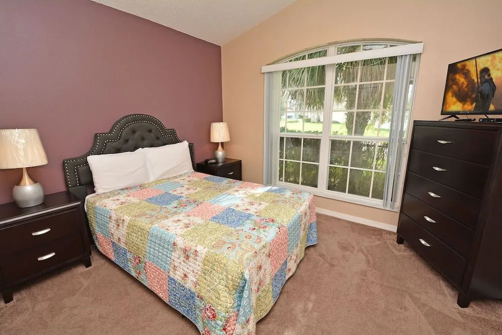 2589OL Forest View Drive 5 Br villa by RedAwning