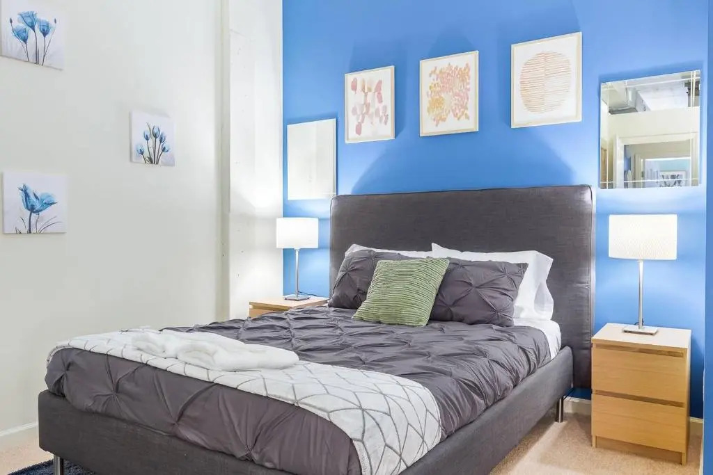 Trifecta 2BR Free Parking Modern Superhost