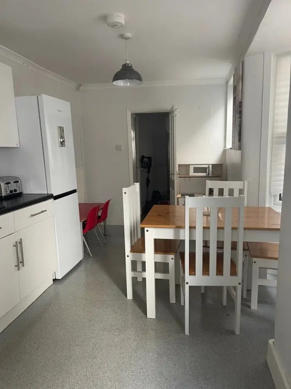 Impeccable 2-bed House in Leytonstone East London