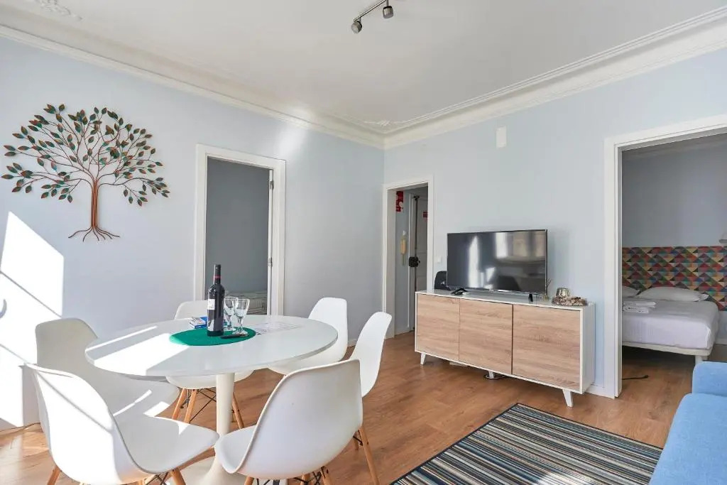 Elegant Riverview Apartment in Historical Lisbon