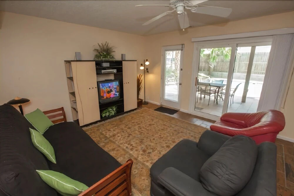 William B. Virginia Beach - 6 Br Home