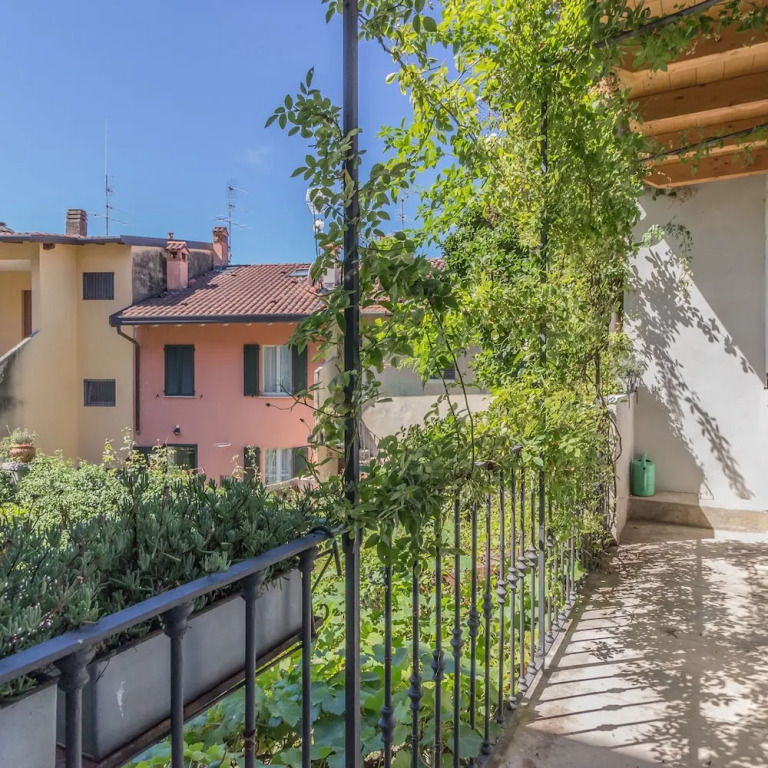 Green Garden House in Lierna
