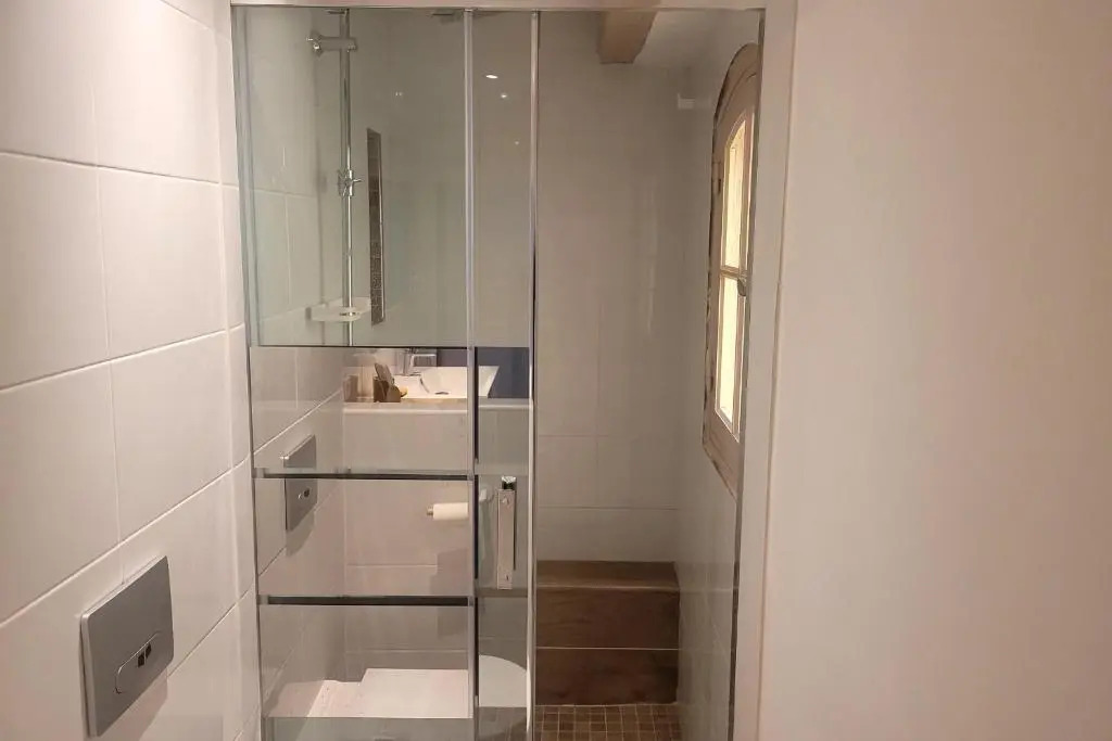 spacious apartment for 4 in avignon !