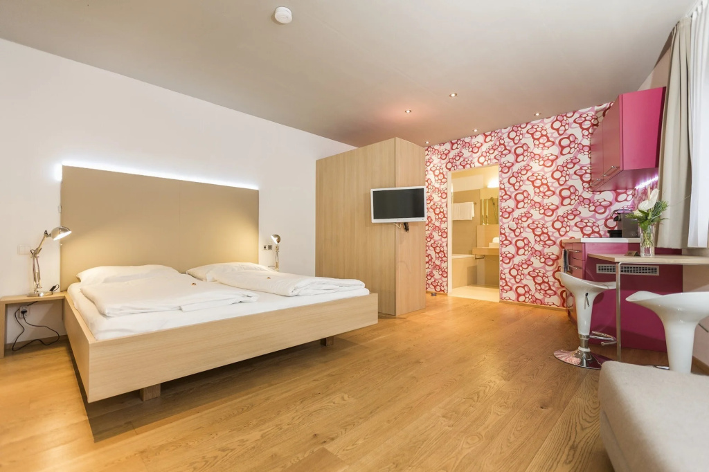 Room 4 & 5 Apartments