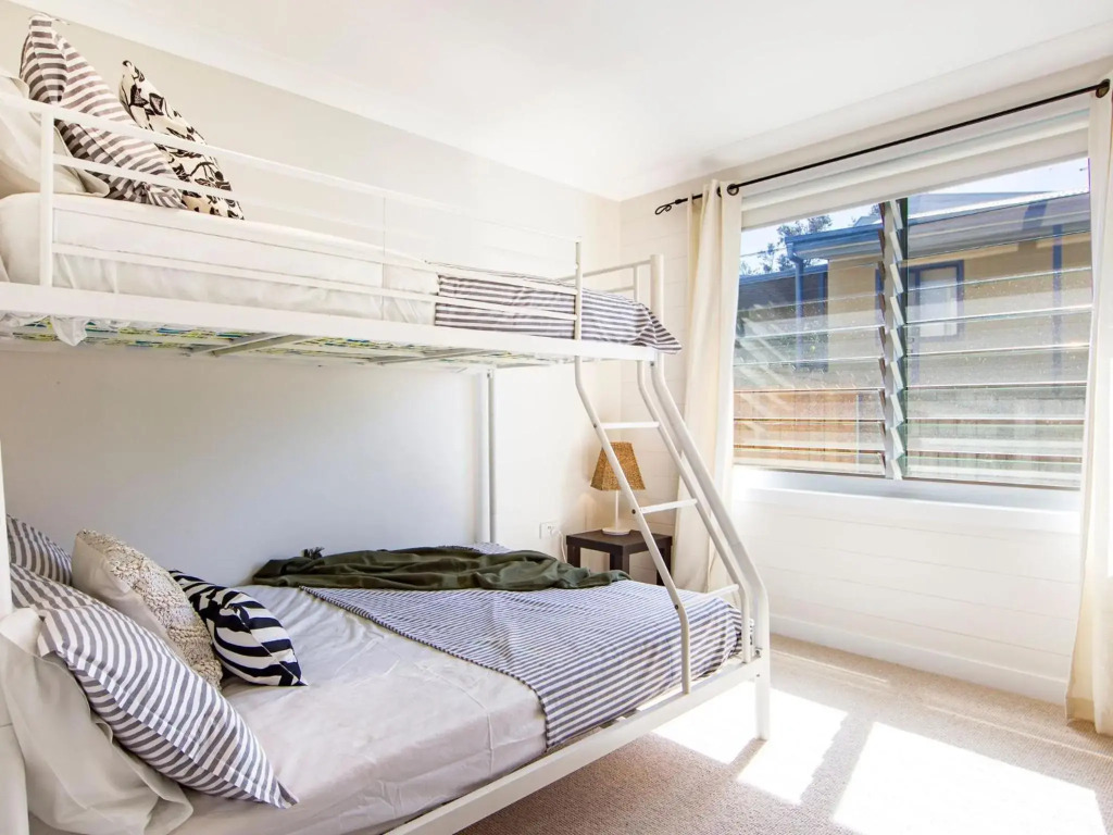 Spinnaker I Family Getaway I 2mins Walk to Beach