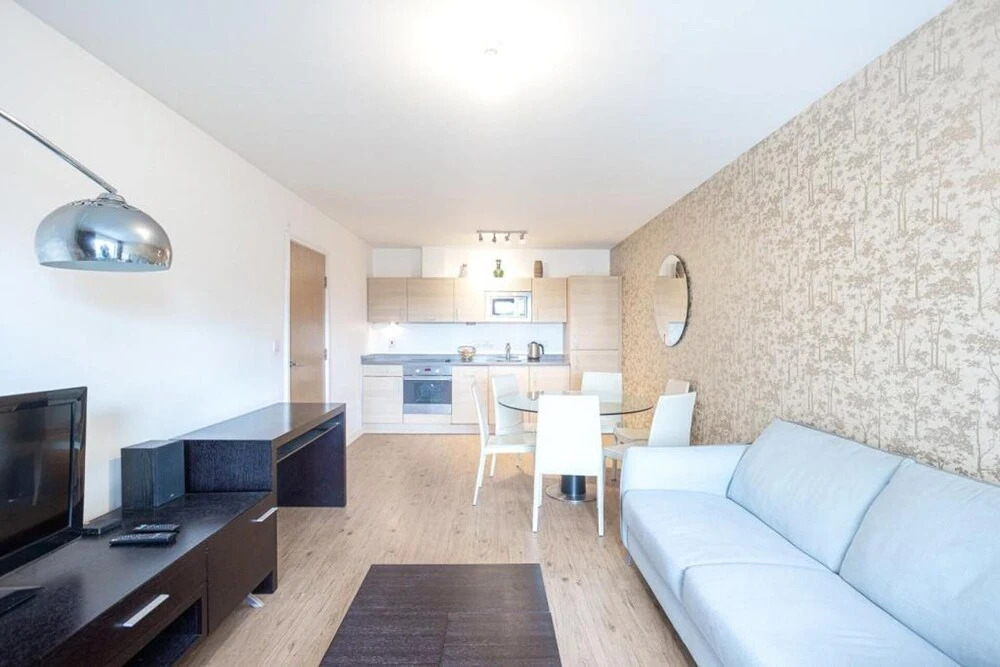 Excellent 2-bed Apartment in Colindale, London