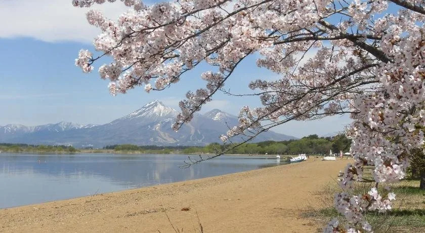 Lakeside Banko