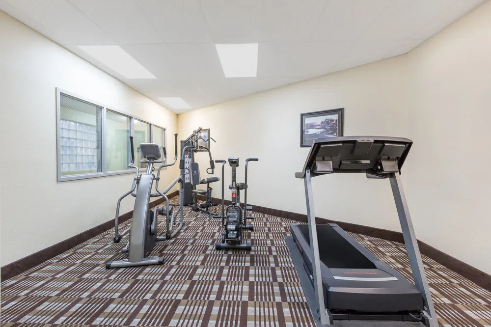Days Inn And Suites Des Moines Airport