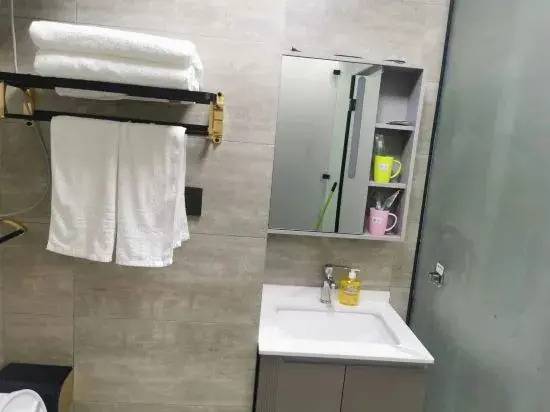 Xiongda Boutique Apartment (Fuyang Wanda Plaza)