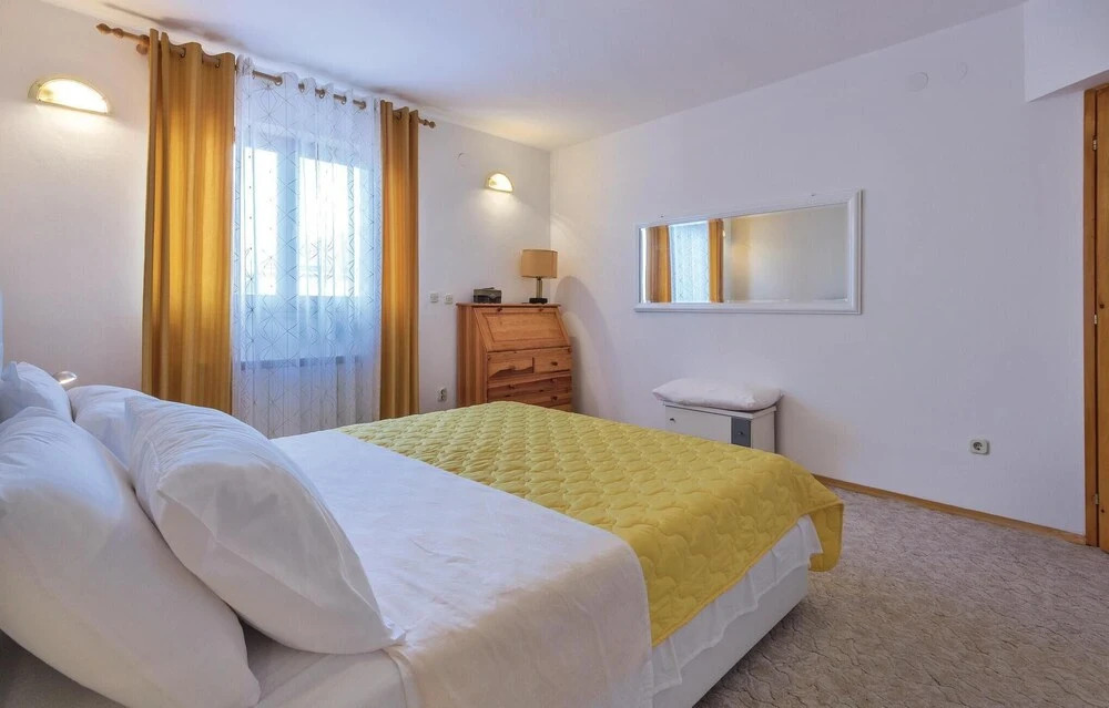 Nice Home in Pula With Wifi and 8 Bedrooms