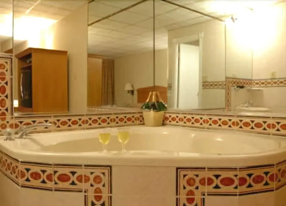 Capri Lynbrook Motor Inn