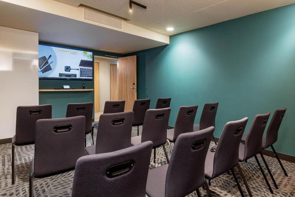 Courtyard by Marriott Paris Charles de Gaulle Central Airport