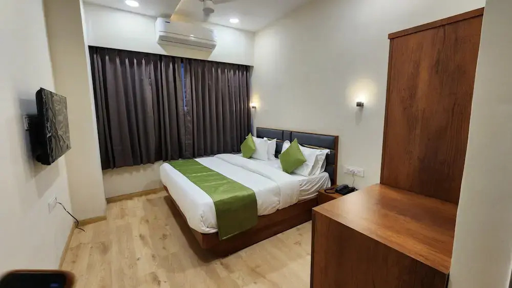 Hotel The Aeraj, Ahmedabad