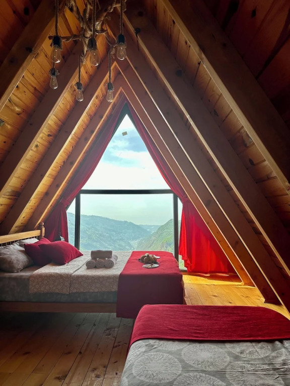Celazeni̇ Bungalov