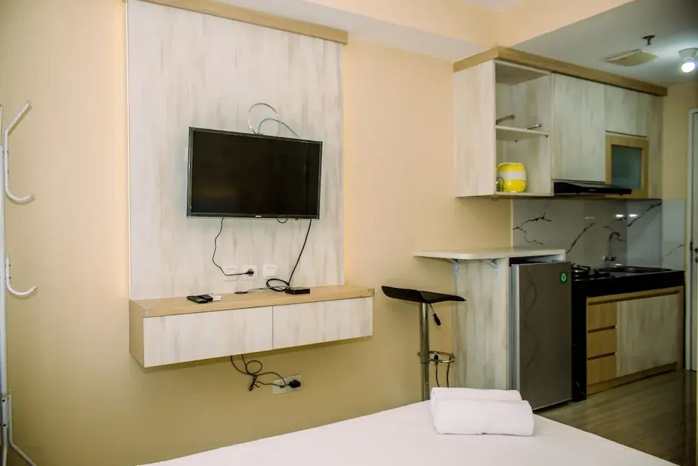 Simple And Cozy Studio Apartment At Urban Heights Residences