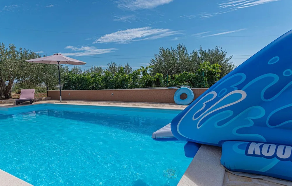 Beautiful Home in Sibenik With Outdoor Swimming Pool, Wifi and 2 Bedrooms