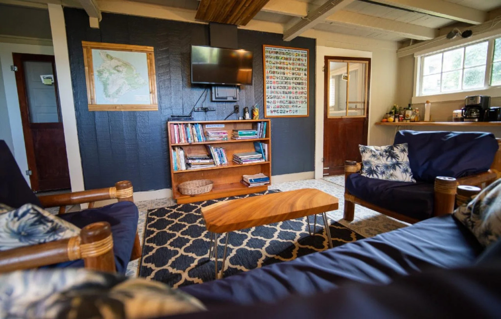 Waipio Lodge