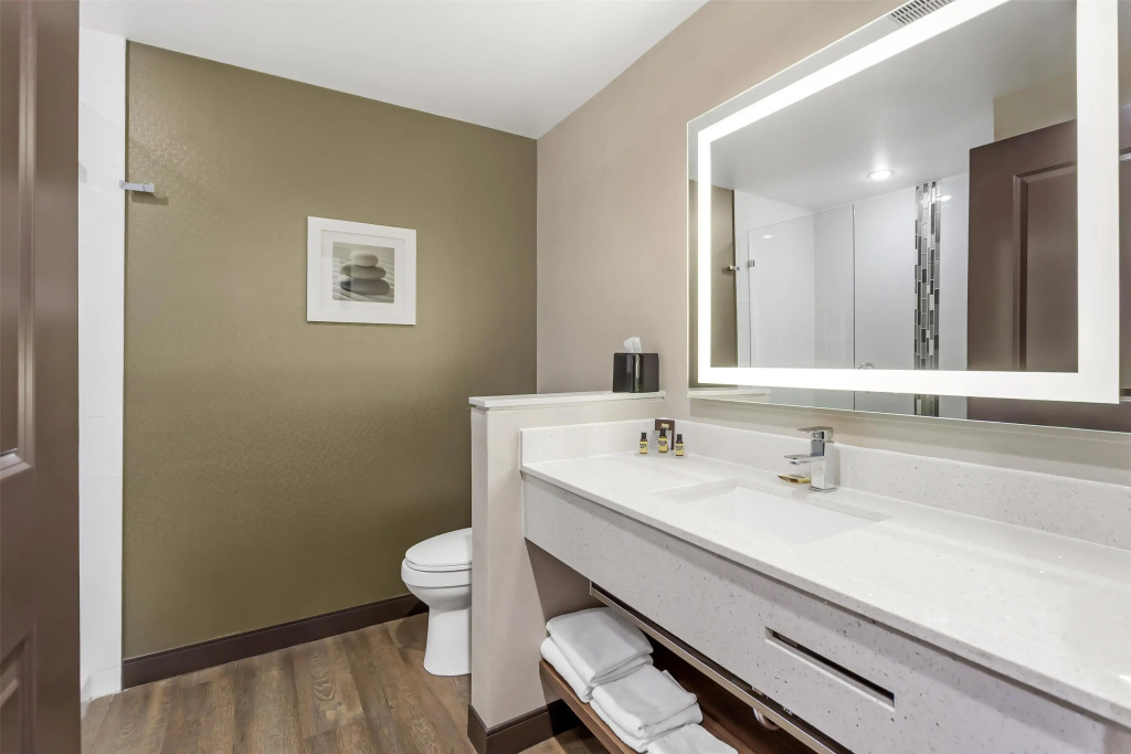 Best Western Plus Hinton Inn & Suites