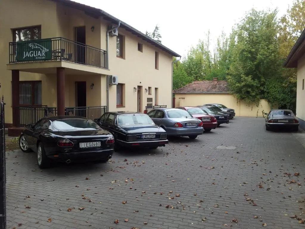Balaton Apartmanház