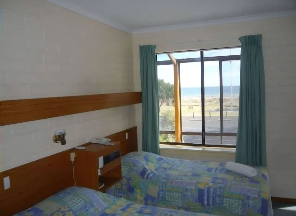 Kingston Ocean View Motel
