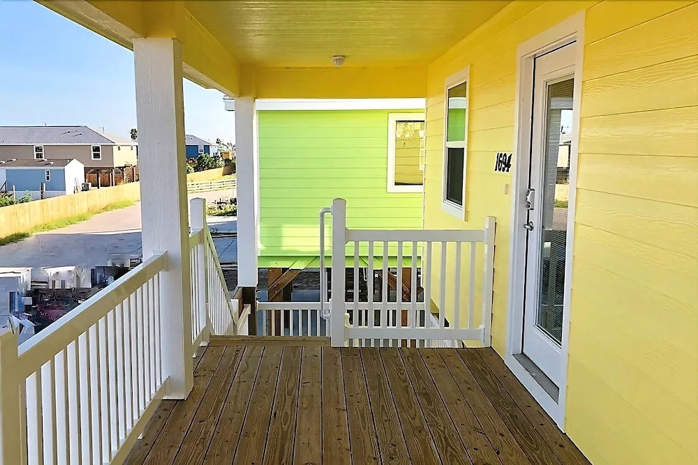 Flamingo Haven - Three Bedroom Home