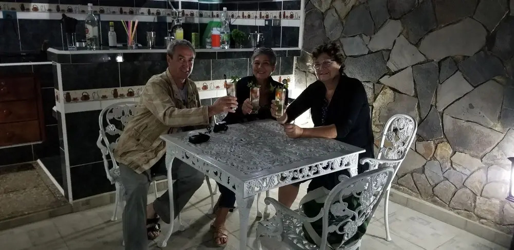 Hostal Sr.Handy Santalla