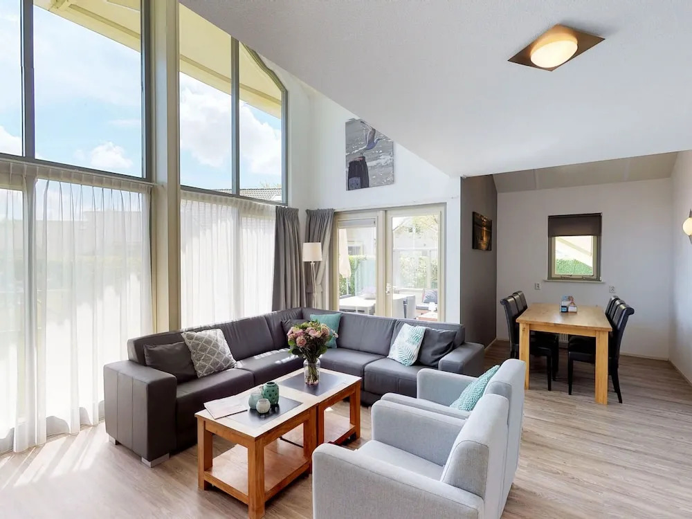 Comfortable villa with a dishwasher, at the Veerse Meer