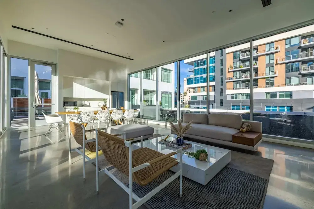 @marbella Lane - Chic 2BR Penthouse w/ Ocean Views