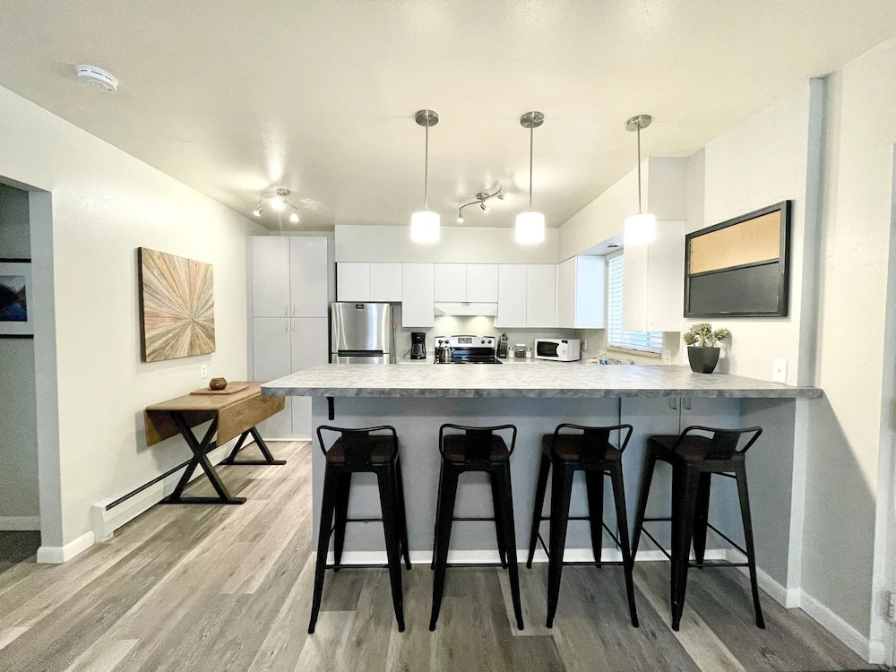 Stylish Condo in the Heart of Old Town